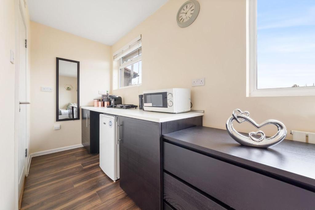 Isleworth Suites - Tw7 Kültér fotó